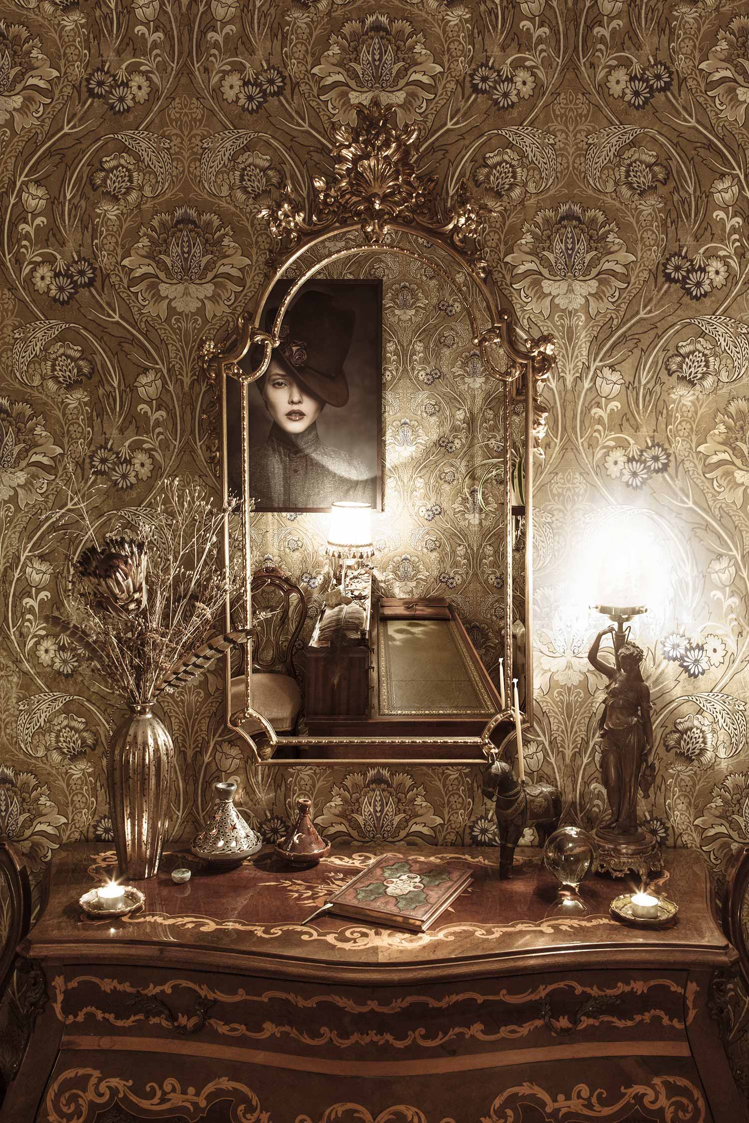 Wunderkammer mirror and vanity